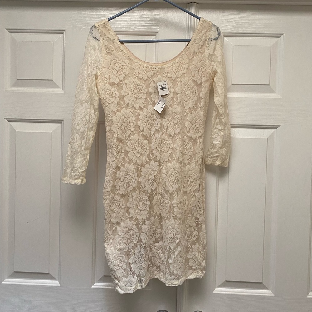 Hollister cream dress size large